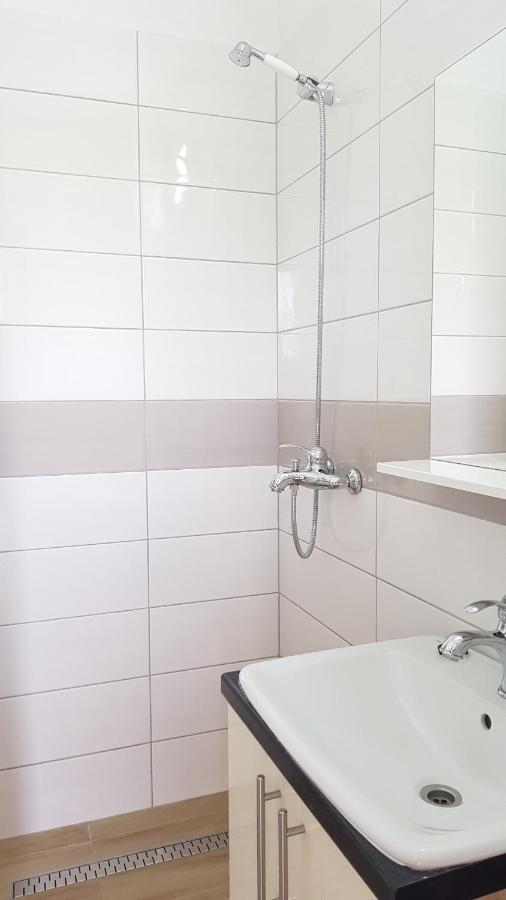 Apartment Tonci ノヴァリャ エクステリア 写真