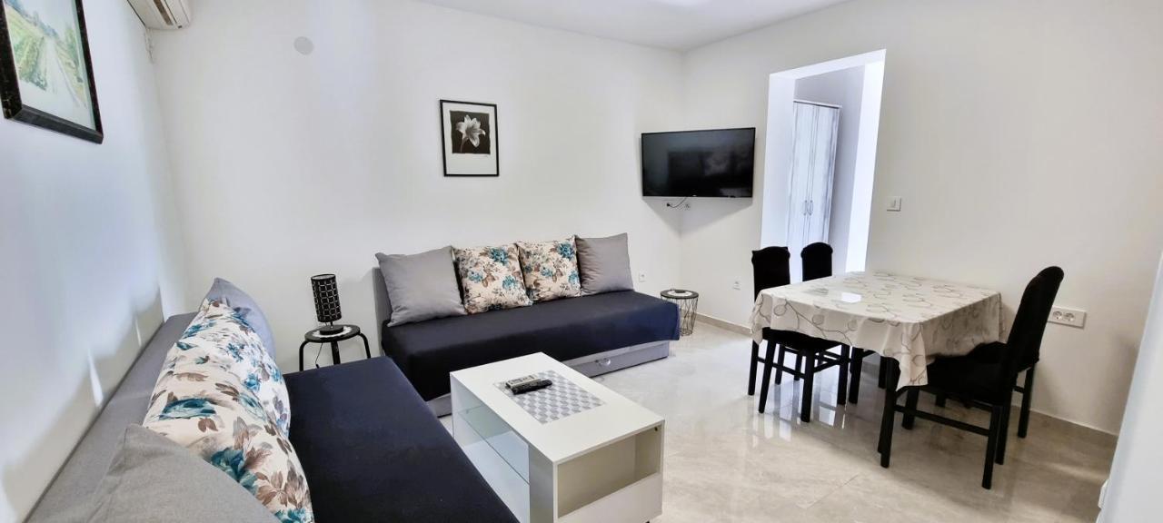 Apartment Tonci ノヴァリャ エクステリア 写真