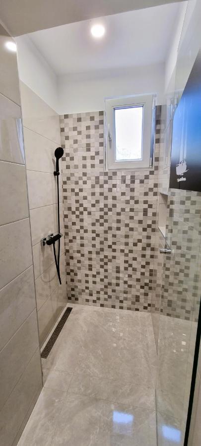 Apartment Tonci ノヴァリャ エクステリア 写真