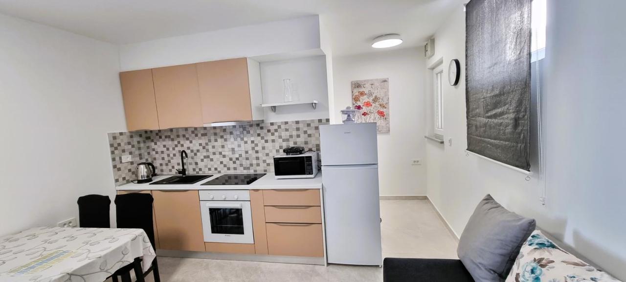 Apartment Tonci ノヴァリャ エクステリア 写真